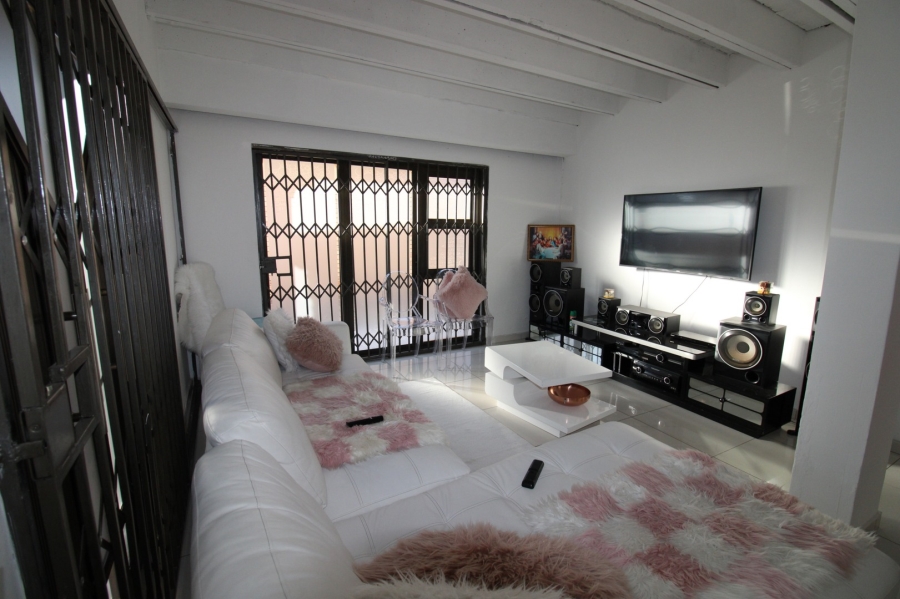 4 Bedroom Property for Sale in Vista Park Free State
